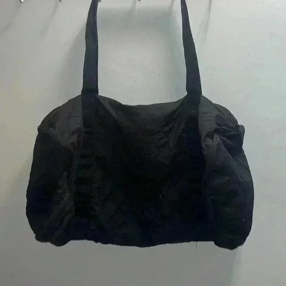 Vera Wang I Am A Princess Duffle Bag - Picture 7 of 8